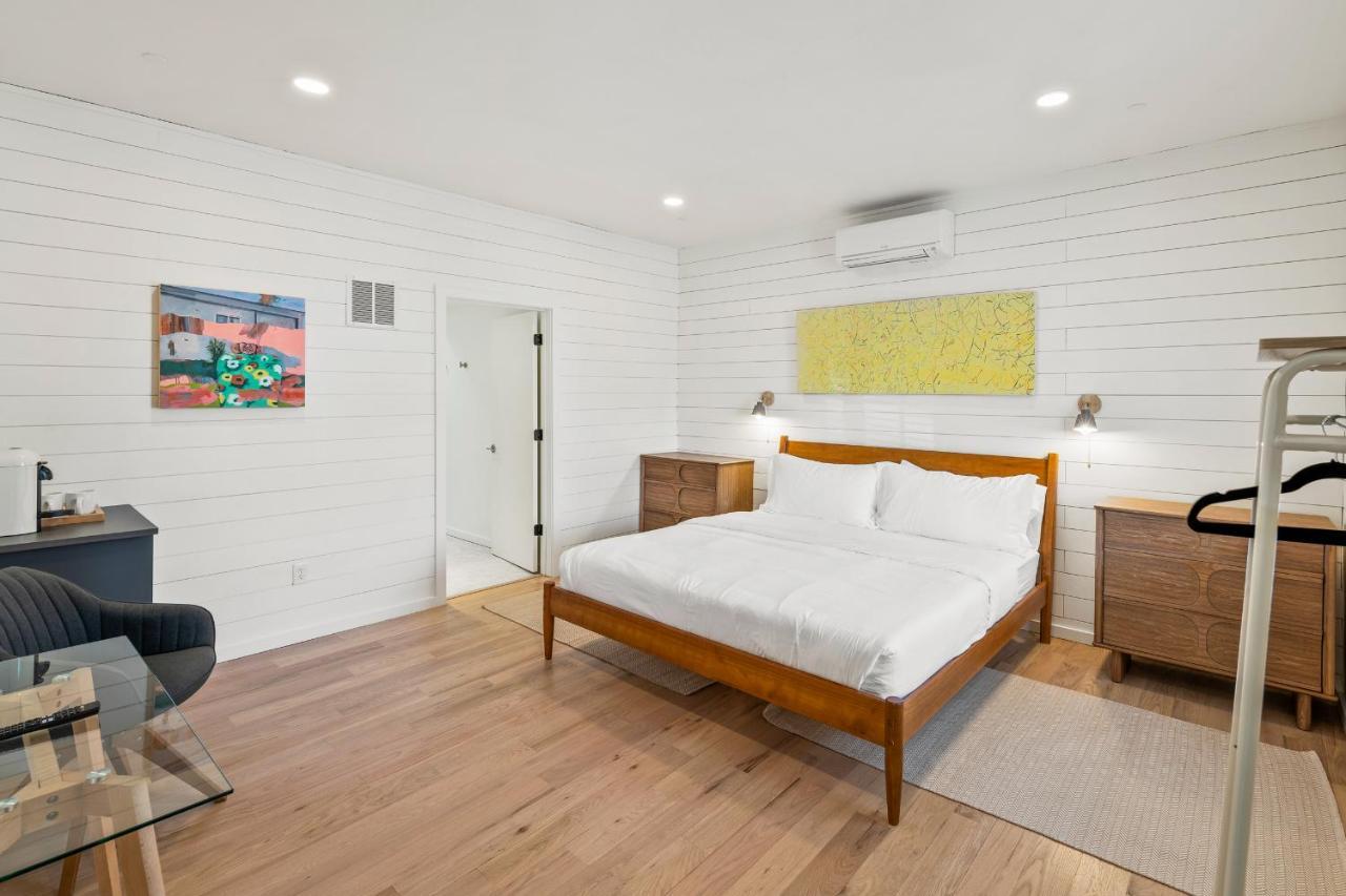 Boutique Room Steps From Downtown Mall Rose Jean Room 1 Charlottesville Exteriér fotografie