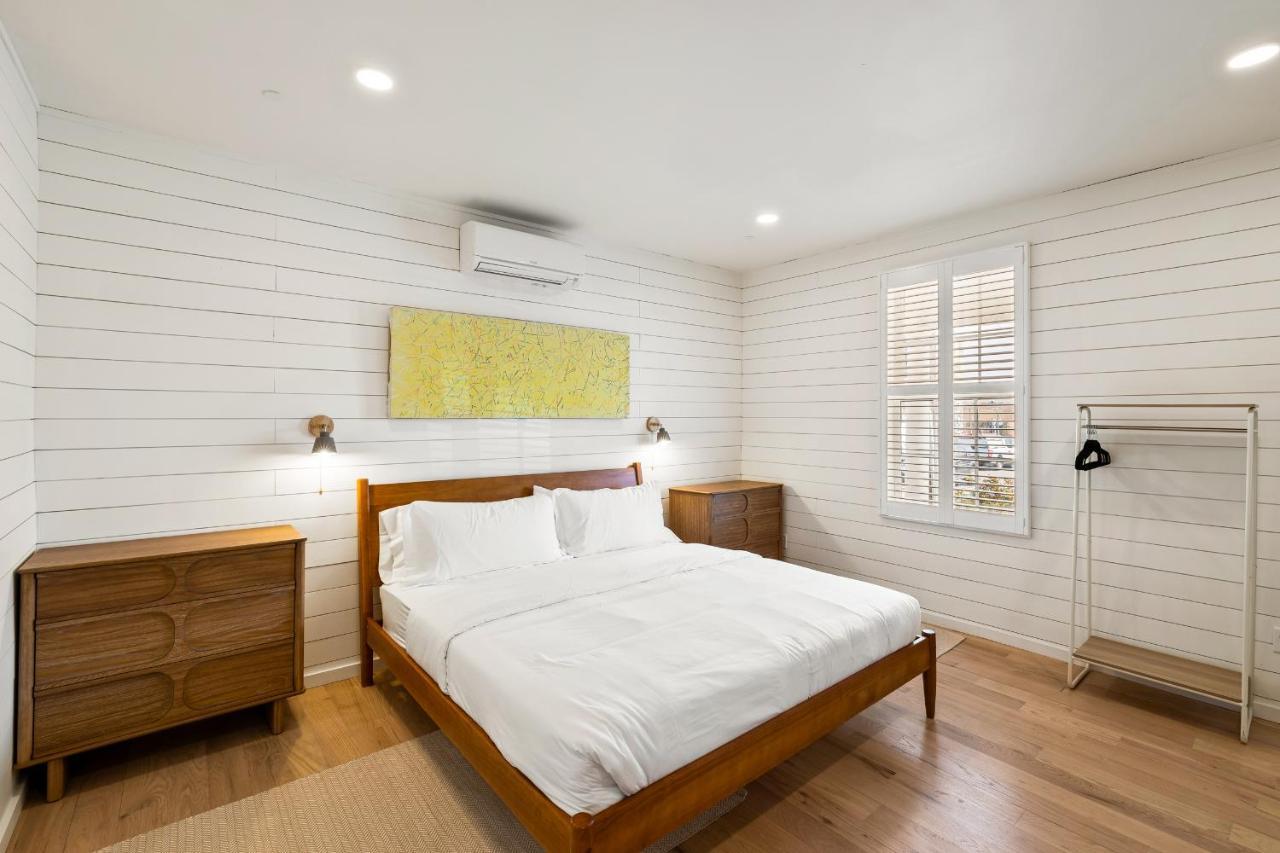 Boutique Room Steps From Downtown Mall Rose Jean Room 1 Charlottesville Exteriér fotografie