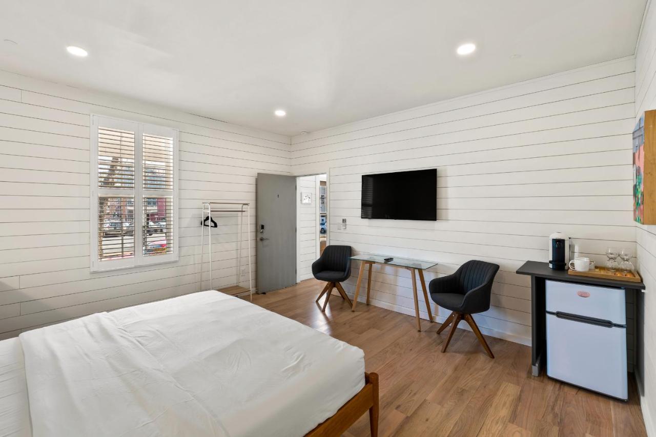 Boutique Room Steps From Downtown Mall Rose Jean Room 1 Charlottesville Exteriér fotografie