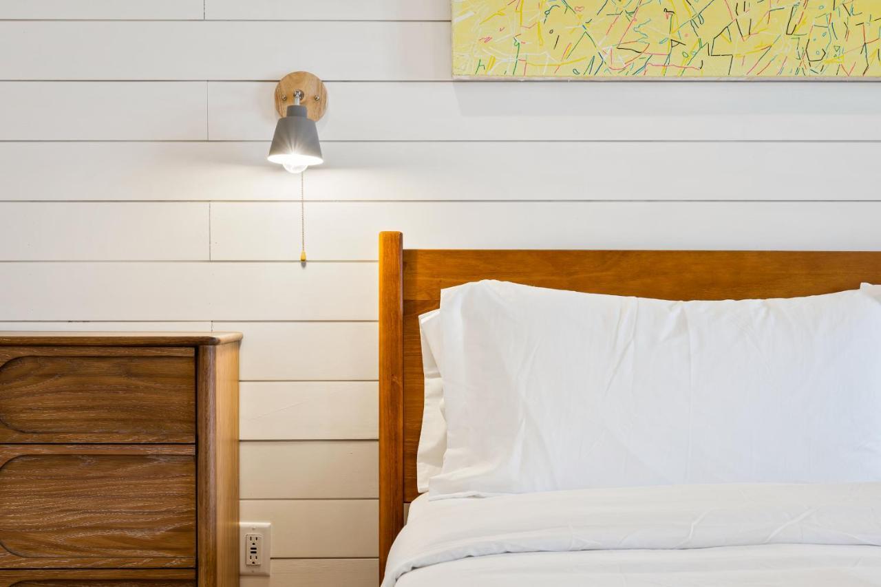 Boutique Room Steps From Downtown Mall Rose Jean Room 1 Charlottesville Exteriér fotografie